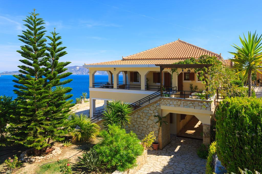 Villa Akros And Suites Keri Bagian luar foto