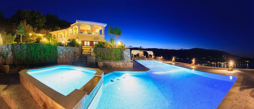 Villa Akros And Suites Keri Bagian luar foto